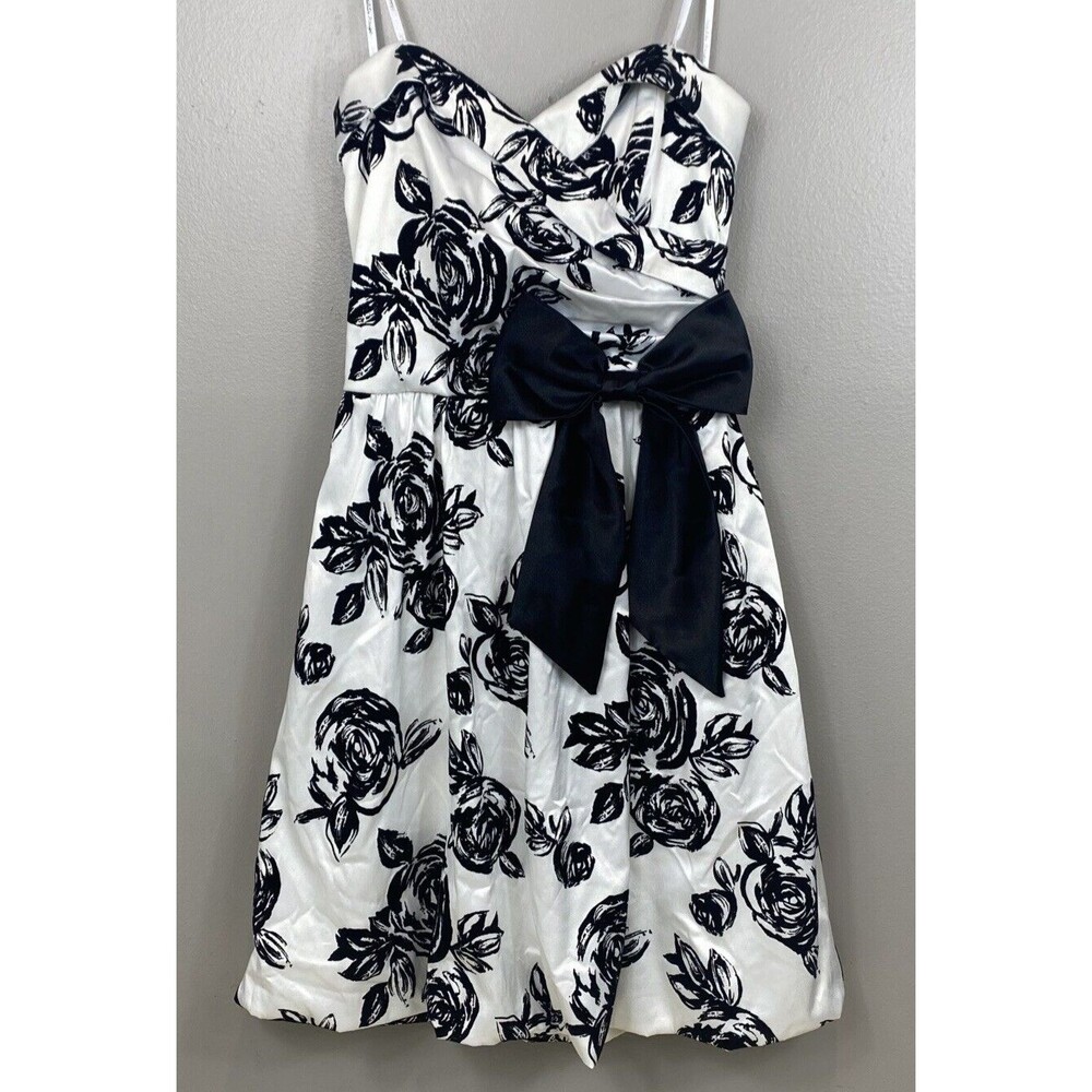 Maddy Paige Women's Sz S Dress With Roughed Front White With Black Roses And Bow